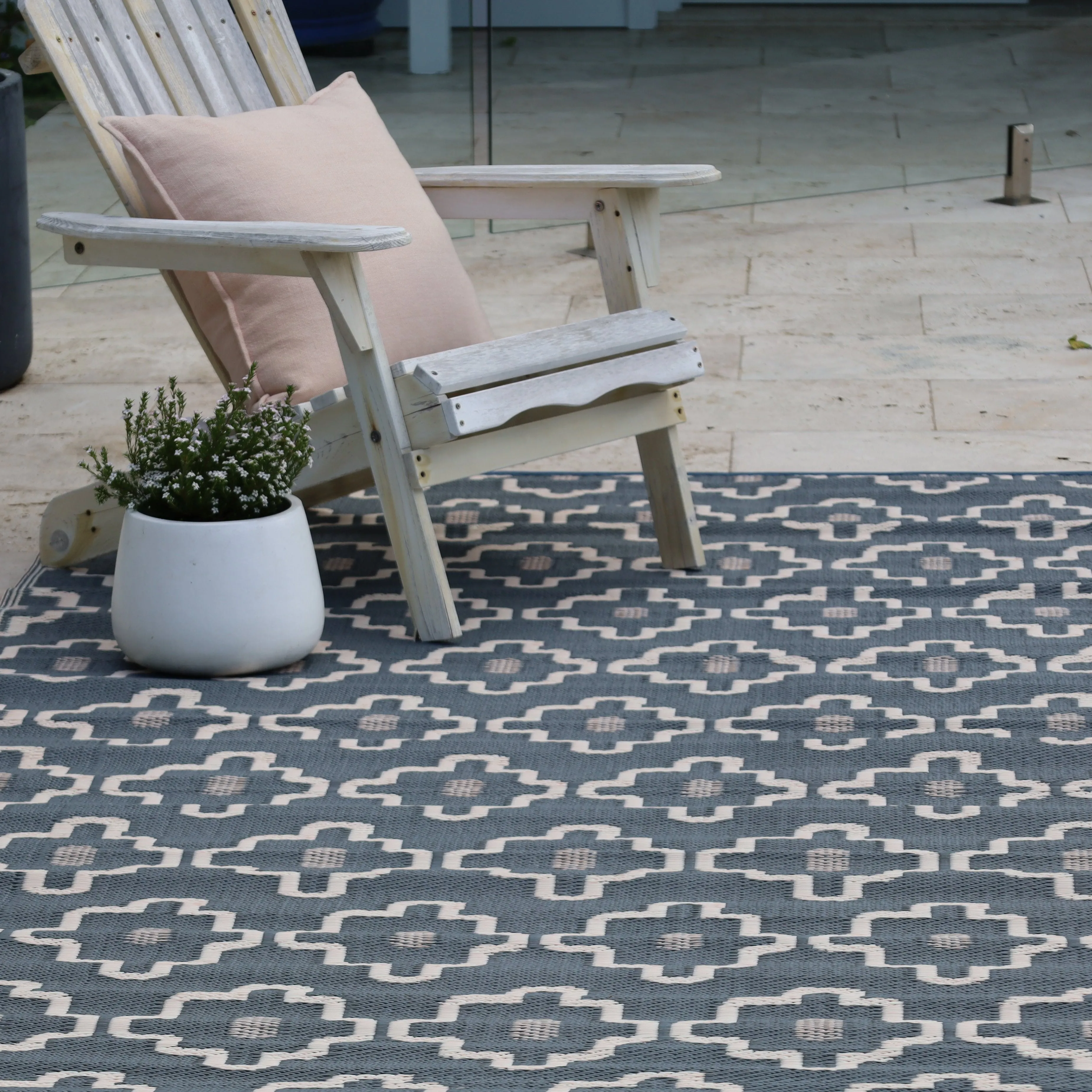 Copenhagen Modern Recycled Plastic Reversible Outdoor Rug