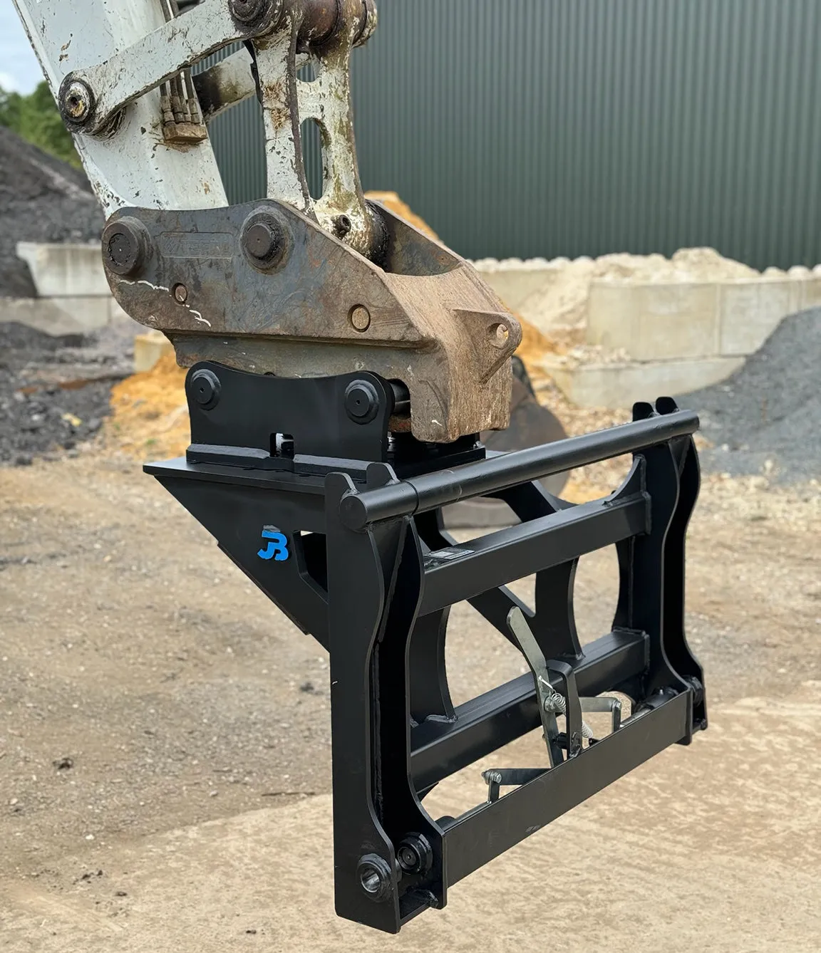 Excavator to JCB Q-Fit Adapter